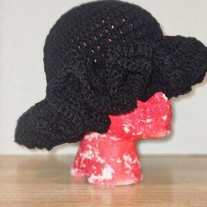 ALL BLACK FLOPPY RUFFLED BUCKET HAT